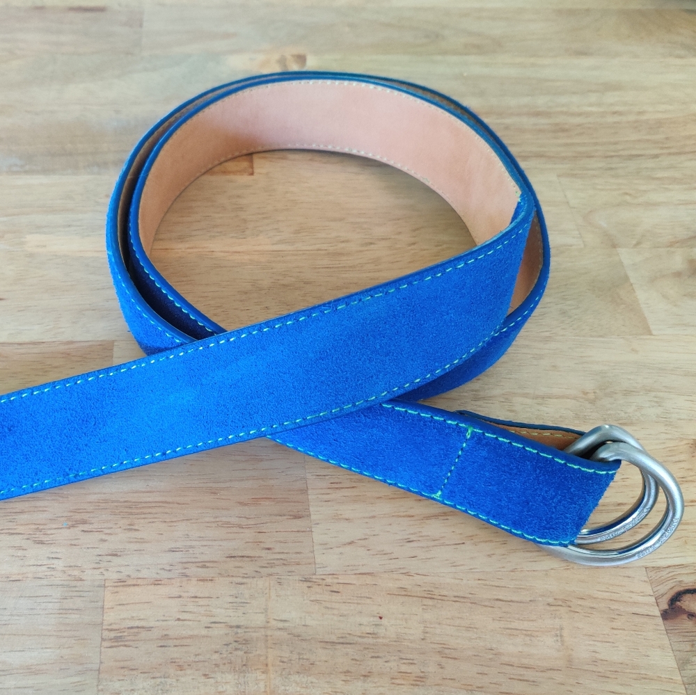 Vineyard Vines blue belt - never worn - large